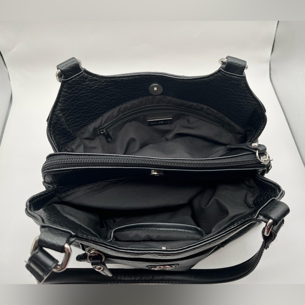 Giani Bernini Women’s Black Pebbled Non-Leather Material. Double Flat Straps. - Picture 4 of 12